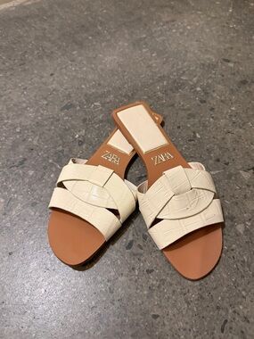 ZARA Cream Woven Slide Mules with Tan Footbed
